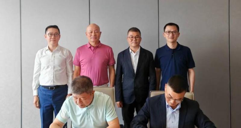 爱尔眼科、明月镜片达成全面战略合作